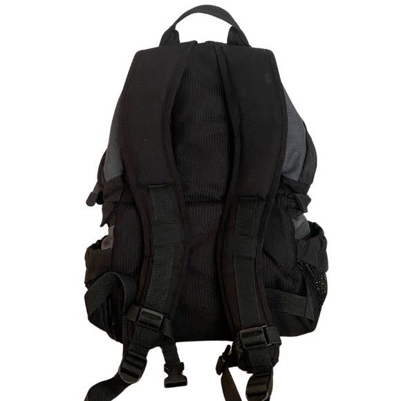 TAMRAC SAS Professional Padded Camera Backpack BLACK/GREY 15” - Picture 3 of 13